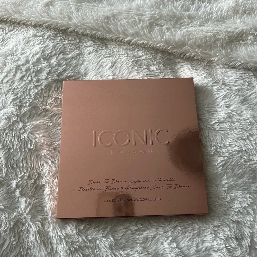 Iconic London eyeshadow palette